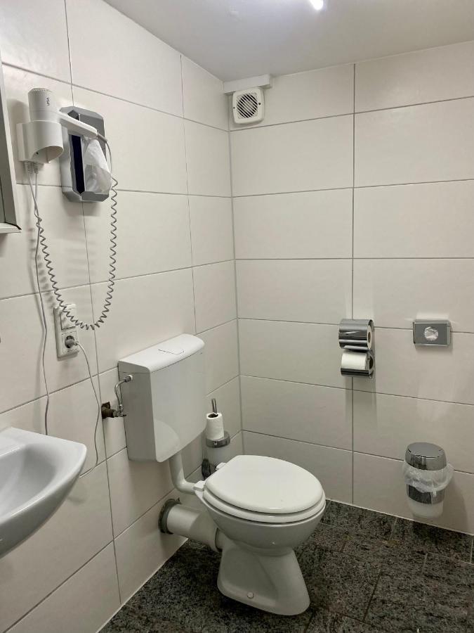 Hotel Moji Koeln Sieversstrasse ภายนอก รูปภาพ