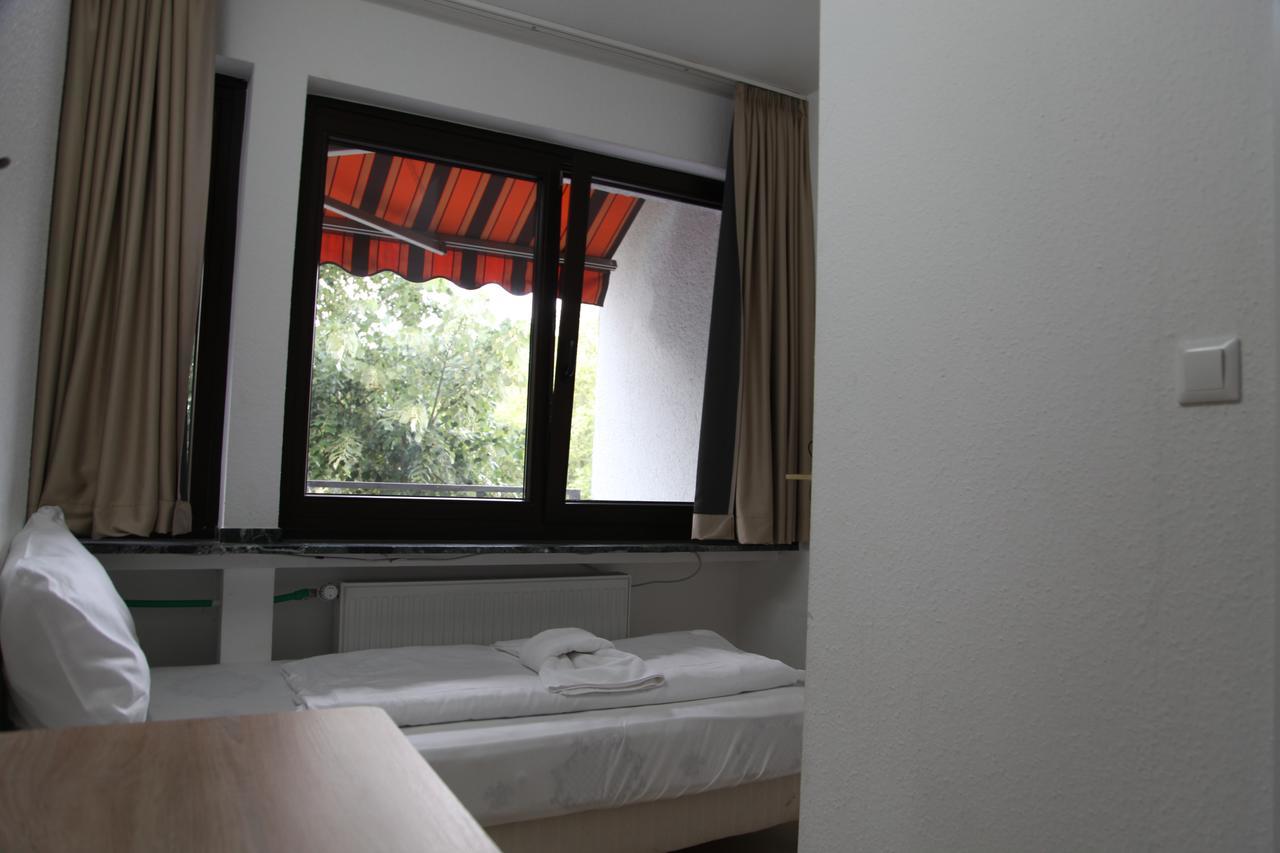 Hotel Moji Koeln Sieversstrasse ภายนอก รูปภาพ