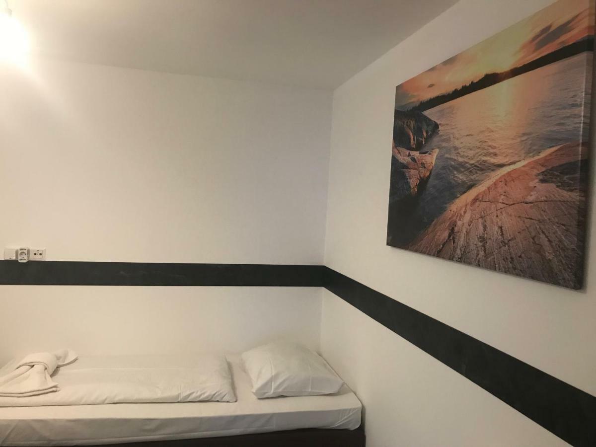 Hotel Moji Koeln Sieversstrasse ภายนอก รูปภาพ